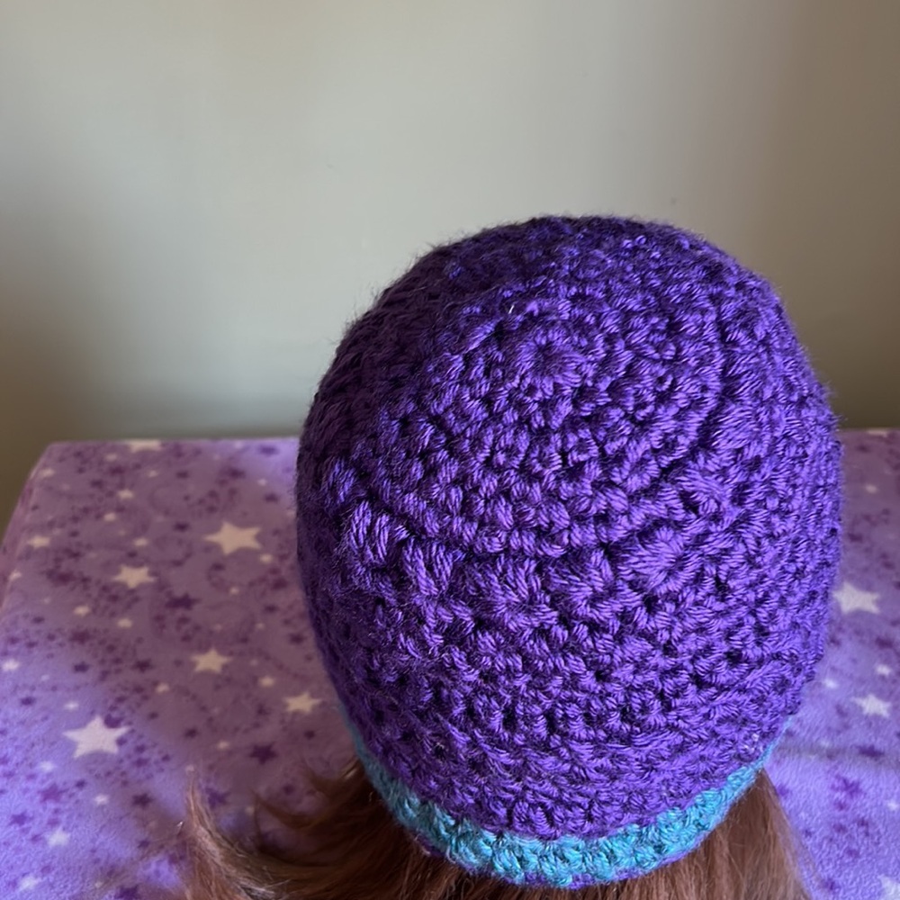 Crochet satin acrylic yarn beanie medium new - Picture 6 of 6